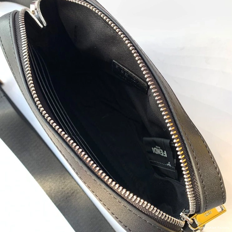 Vintage HOT Logo ROMA In Calf Fendi Camera Black Case Leather Compact 0819